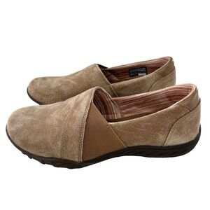 SKECHERS Breathe Easy Kindred Tan Suede Slip On Shoes 6.5
